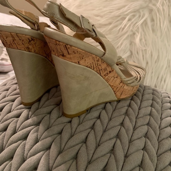 Sandals - Picture 4 of 5